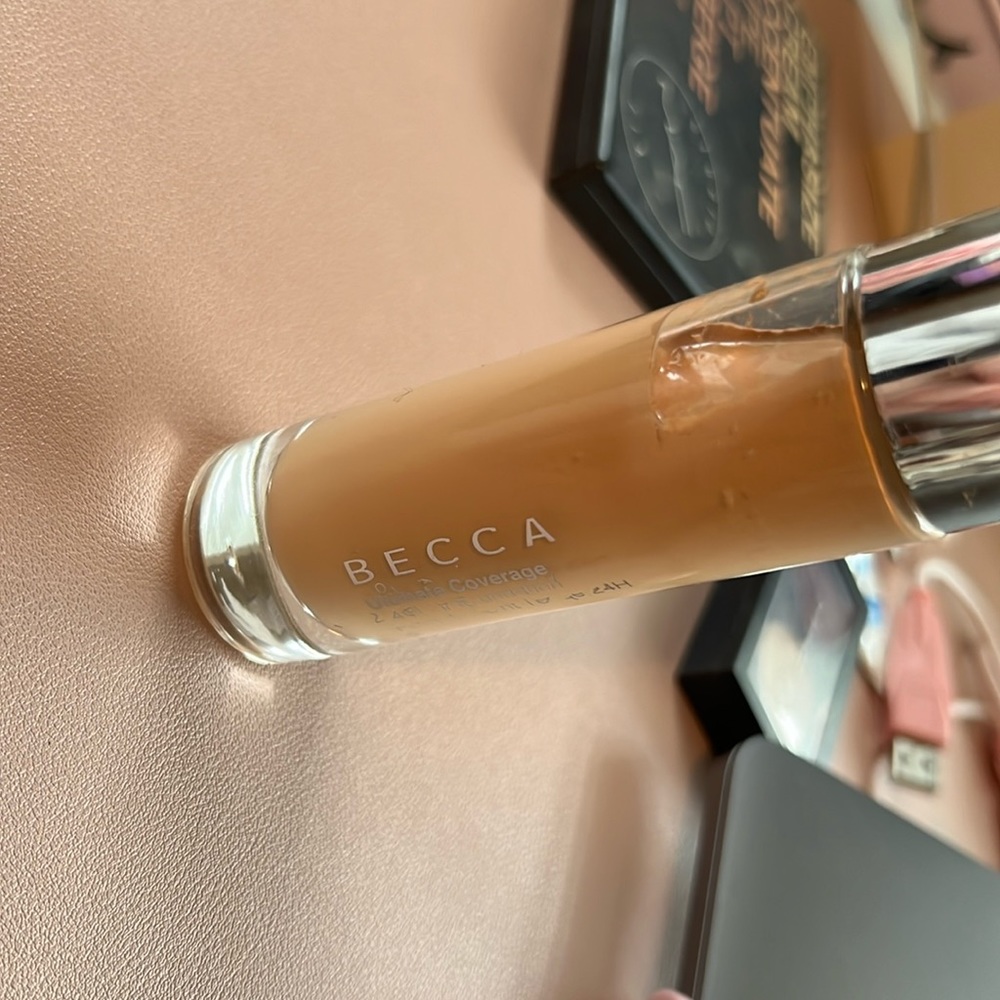 Becca Ultimate coverage foundation